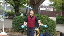 「ジャグリングやマジックを公園で自由に観覧！約140組が出演する大道芸が上野に集結」の写真