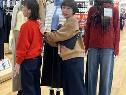 手や鎖骨、肩甲骨などを触って骨格を診断