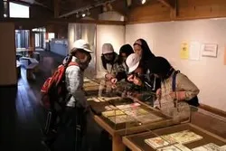 「【関東】10/27〜11/9の「読書週間」に行きたい！親子で物語の世界に浸れるスポット6選」の写真