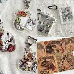 maooのアクリルキーホルダー・コルクコースター（440〜880円）、クリアミニポーチ（1,430円）