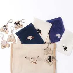 INU NI SOMARUのキーホルダー（1,500円）、今治タオル（1,500円）、ポーチ（1,500円）、トートバッグ（2,000円）