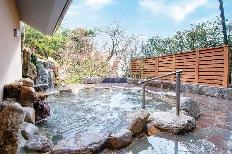三瀬の里山の空気を満喫できる露天風呂