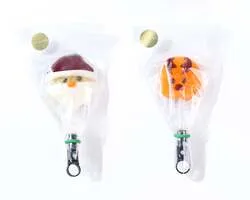 「「PAPABUBBLE」からクリスマス限定！光るサンタロリポップやアドベントカレンダー発売」の写真