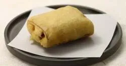 「かにぱんそっくりのバッグや餃子みたいなパイ！三立製菓初の常設店が浜松駅にオープン」の写真