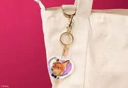 アクリルキーホルダー（995円）