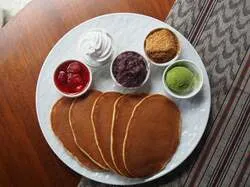 「りんごパイやあん巻きの皮も60分食べ放題！豊橋のお亀堂であんみつバーりんごフェア」の写真