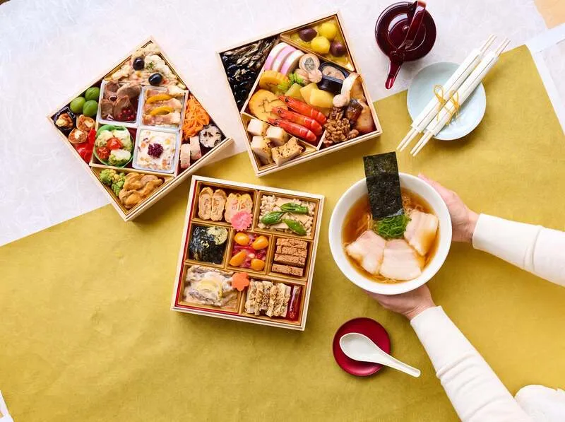 Oisix「高砂×飯田商店監修らぁ麺おせち」
