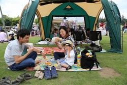 「都内で入場無料の人気アウトドアパーク！　親子向け＆1日遊べる」の写真