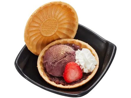 アサイーアイスのもなかサンド（462円）