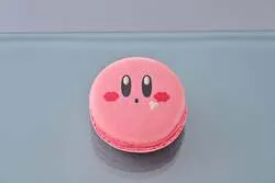 カービィのマカロン（フランボワーズ）  価格：918円(税込)