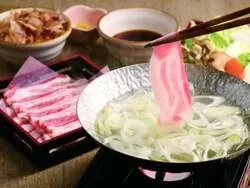 新登場の「自家製そばつゆで楽しむ鹿児島産黒豚のつゆしゃぶ膳」