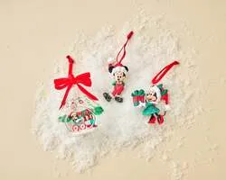 「ミッキー＆フレンズと迎える冬！レトロかわいいXmas新作がディズニーストアに登場」の写真