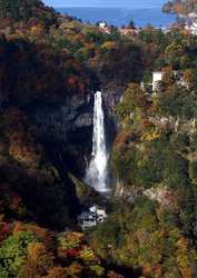 「【日光】親子におすすめ紅葉スポット17選　いろは坂・中禅寺湖・華厳ノ滝も紹介！」の写真