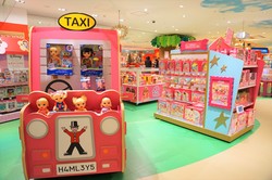 「日本初の遊べる玩具店「ハムリーズ横浜」商品＆遊び場＆魅力網羅」の写真