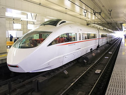 「関東の「私鉄特急」11選　最新車両＆ロマンスカー＆豆知識も！」の写真