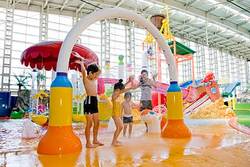 上や横から水のシャワー！　小さな子どもでも安心！