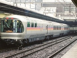 「全国の人気「2階建て列車」11選　新幹線＆特急＆普通車も網羅！」の写真