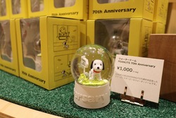 「南町田「スヌーピーミュージアム」グッズ・チケット・展示全網羅」の写真
