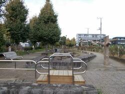 「葛飾区の公園まとめ【写真付】　遊具・設備・トイレも一挙紹介」の写真
