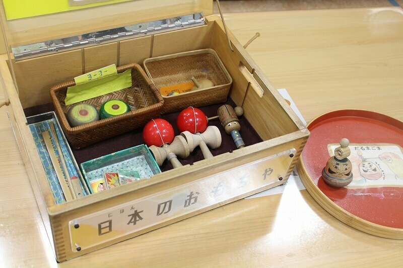 驚きと発見がつまった「ディスカバリーボックス」。現在、中身を消毒できる箱のみ貸し出しています
