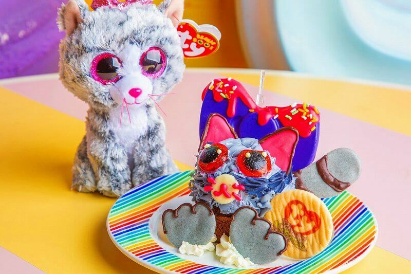 「キキ」のチョコレートリボンカップケーキ900円