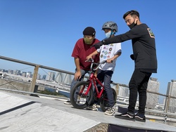 「お台場に5m「巨大テディベア」登場　4歳OKのBMX＆スケボー体験も」の写真