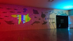 「仙台うみの杜水族館が劇場に!?　夜の水族館で圧巻パフォーマンス」の写真