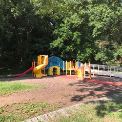 「【神奈川】アスレチックがある人気の公園9選！　大型遊具や本格コースも」の写真