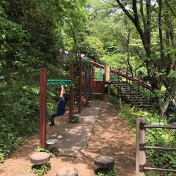 「【神奈川】アスレチックがある人気の公園9選！　大型遊具や本格コースも」の写真