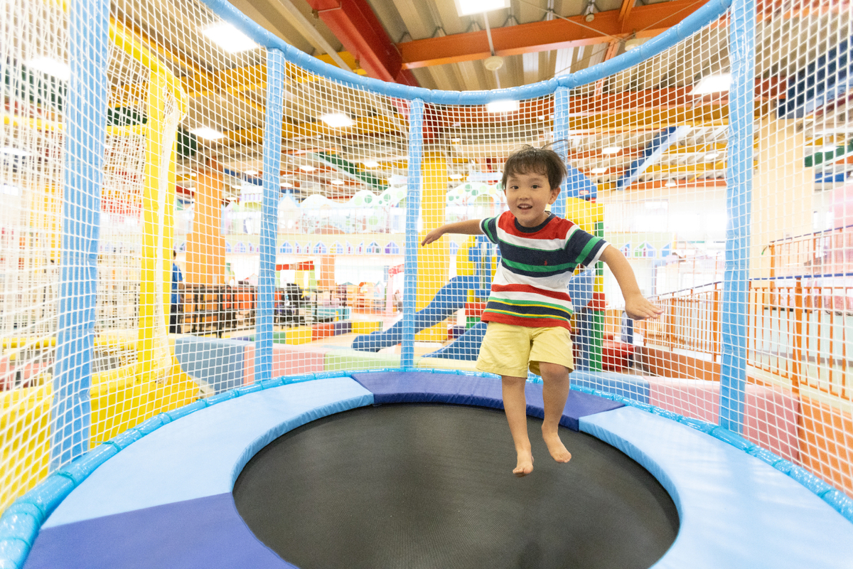 裾野市の遊園地に屋内遊び場OPEN ボルダリング・トランポリンも | いこ