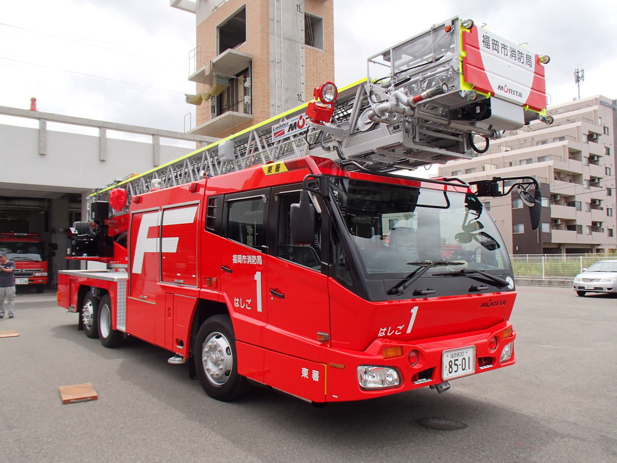 福岡市の商業施設で無料の防災イベント はたらく車両が大集合！ | いこ