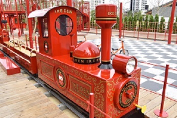 東池袋に無料のキッズパーク誕生！ ミニSL・三輪車など遊具充実